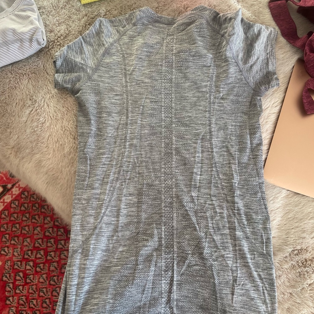 Lulu lemon short sleeve grey top